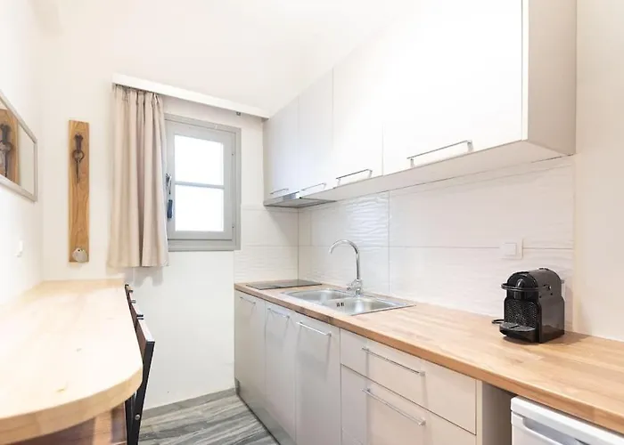 Swell S10 Maisonette With Private Jacuzzi In * Náusza